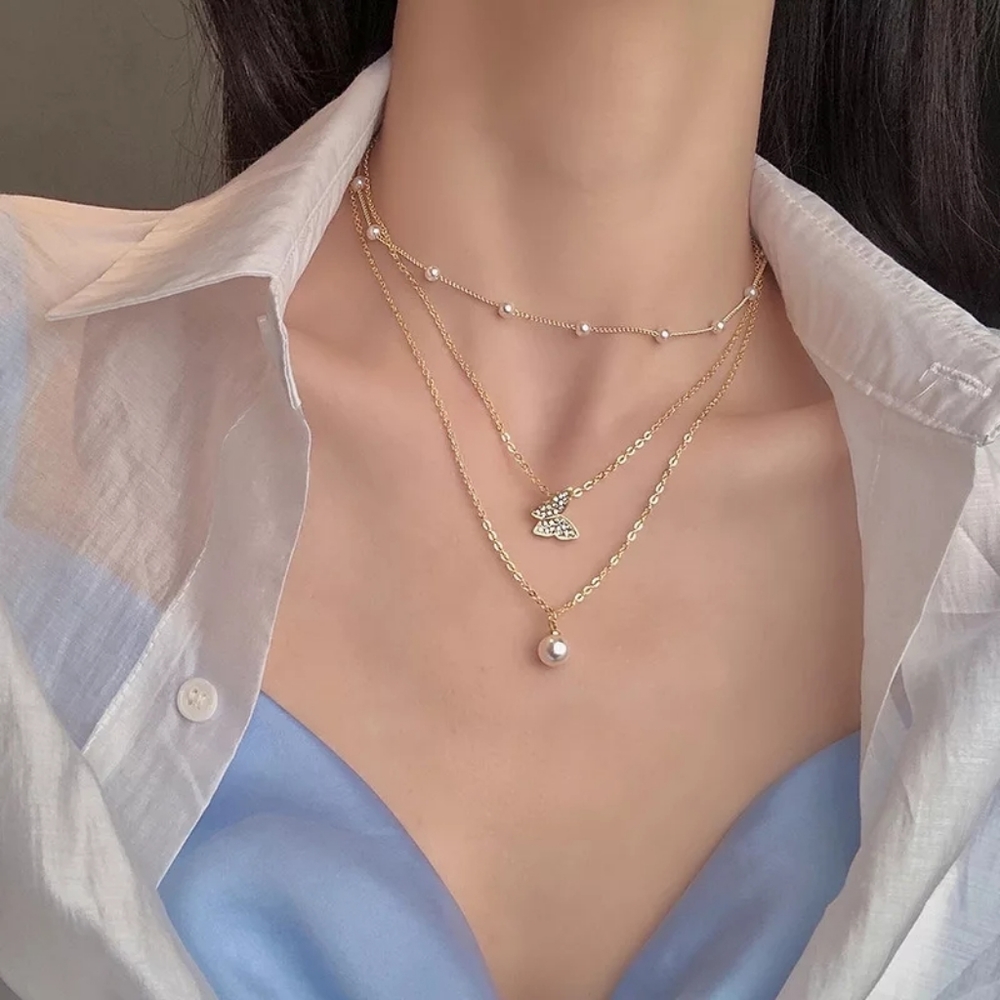 💎✨ Layered Butterfly Necklace - Picture 2 of 5